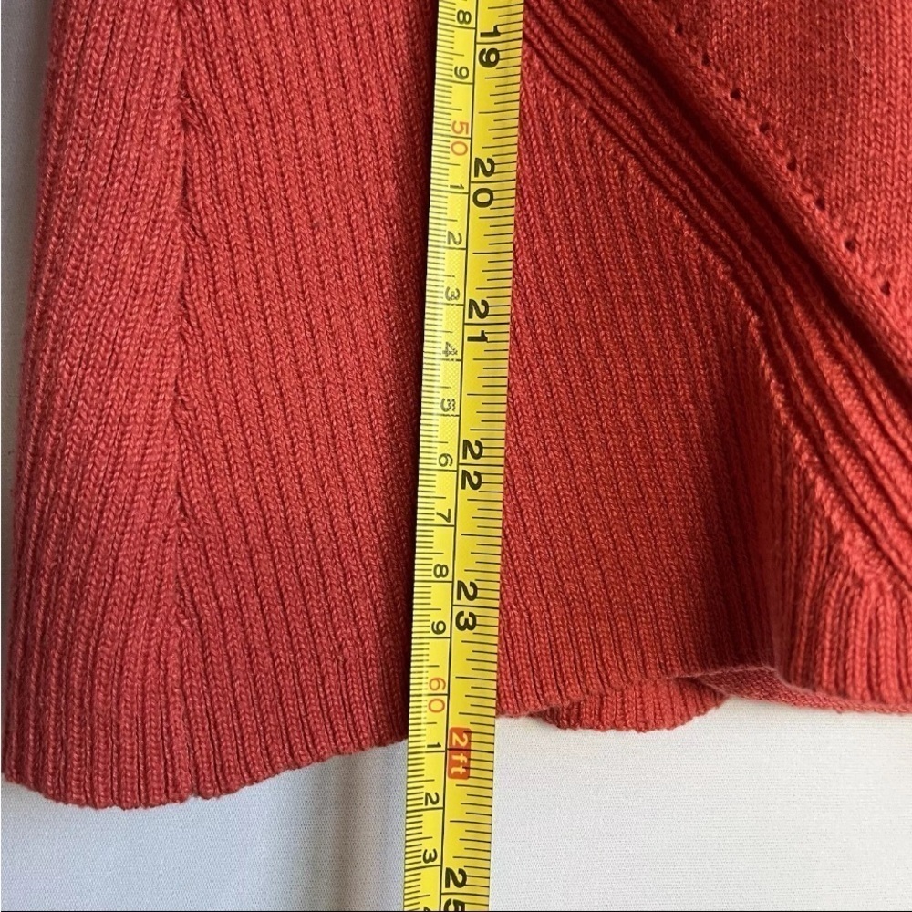 Title Nine V Neck Sz L Coral Orange Sweater Ribbed Trim  Knit Top Outdoor EUC - Picture 4 of 9